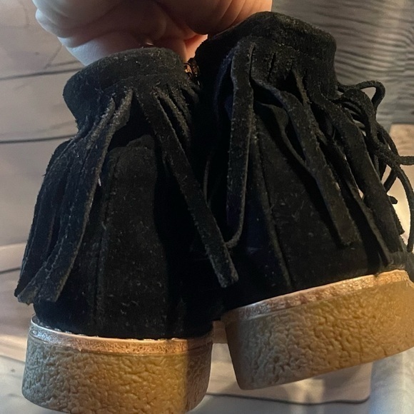 Kate ♠️ Spade Black Tassel Chelsea Ankle Boots ♠️EUC♠️ - Picture 6 of 9